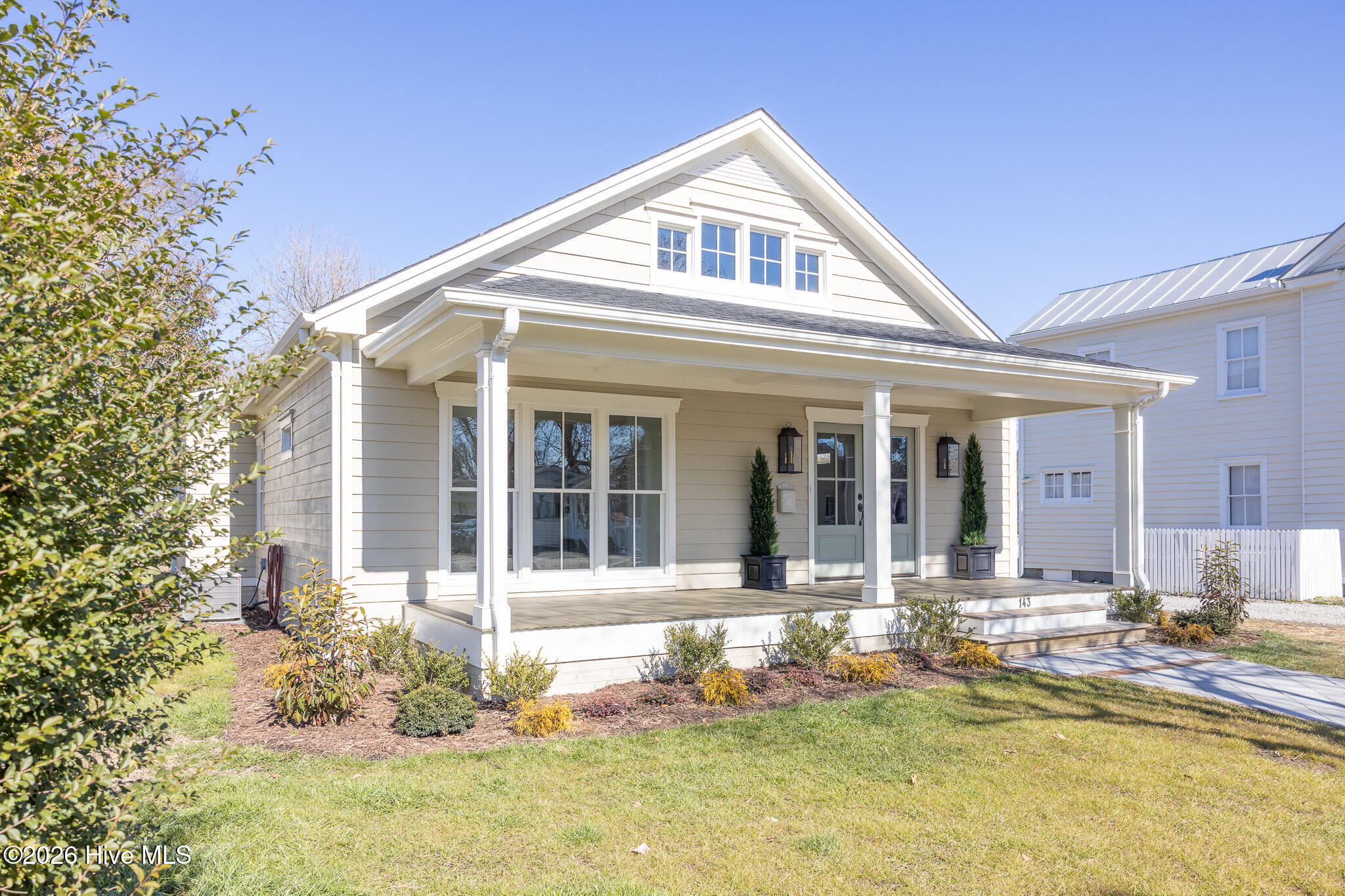 Your Edenton Landian listing agent meeting a client