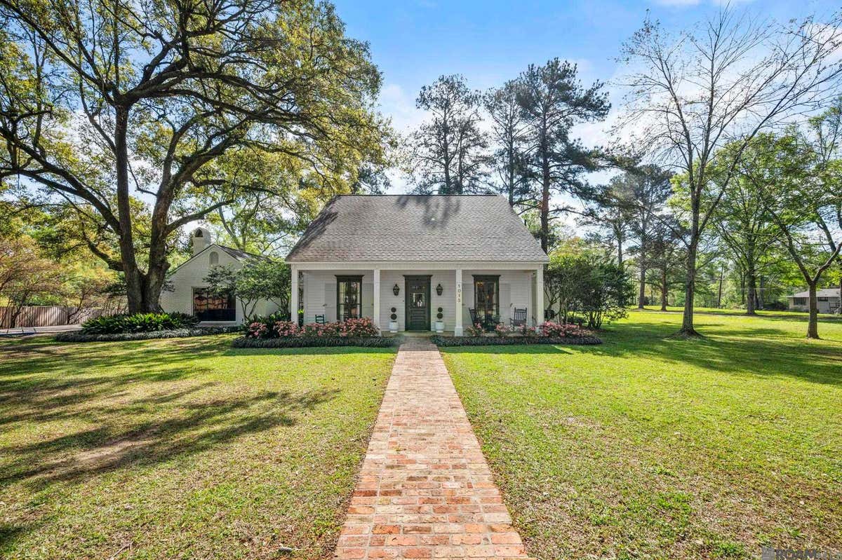 Landian listing agent meeting client in Baton Rouge