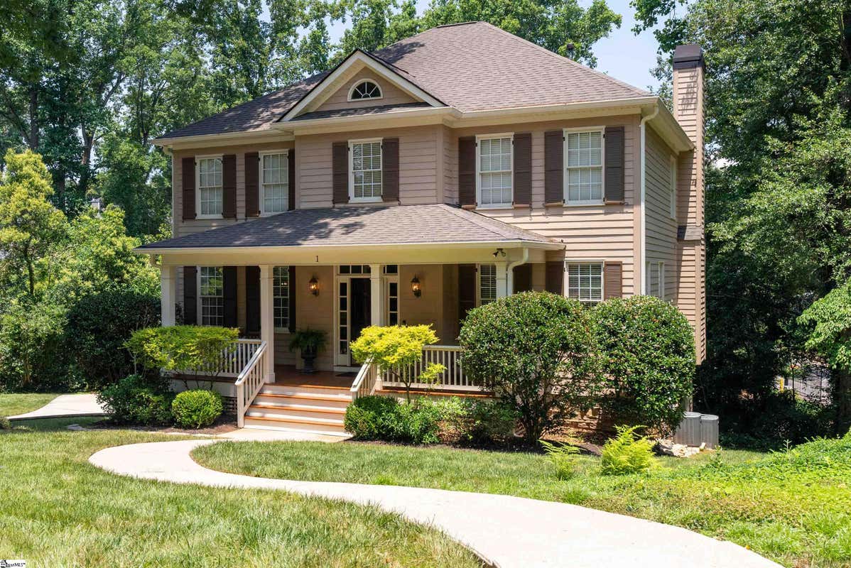 Landian listing agent meeting client in Greenville