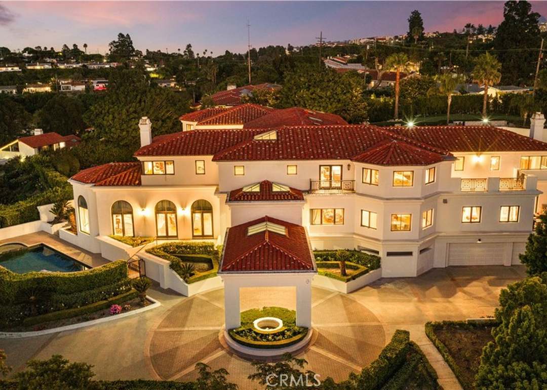 Landian listing agent meeting client in Cerritos