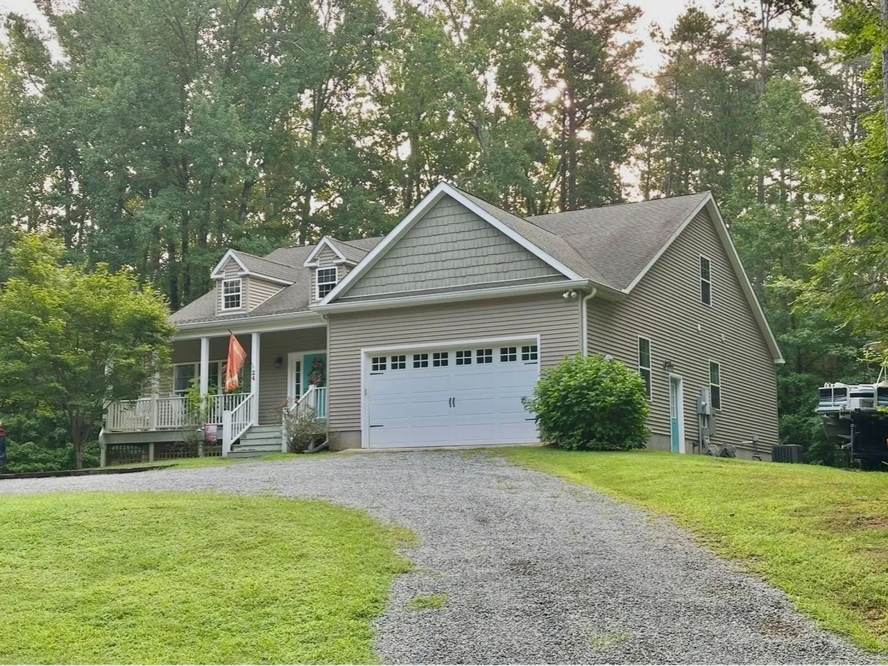 Your Clarksville Landian listing agent meeting a client