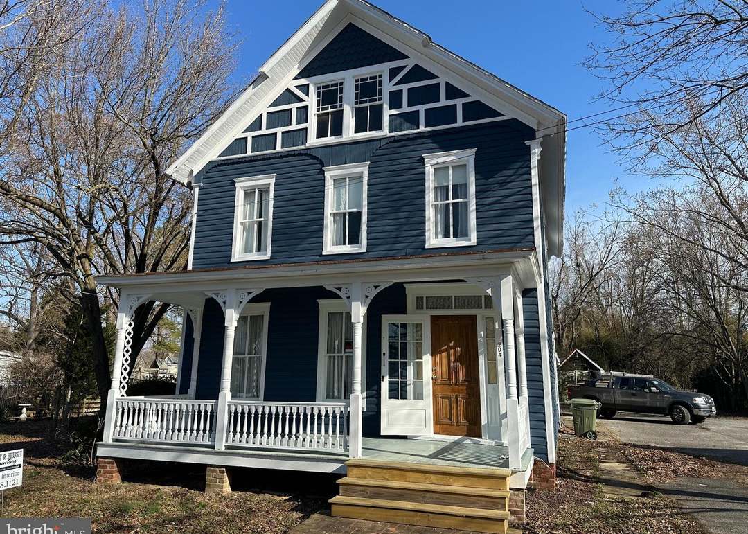 Your Greensboro Landian listing agent meeting a client