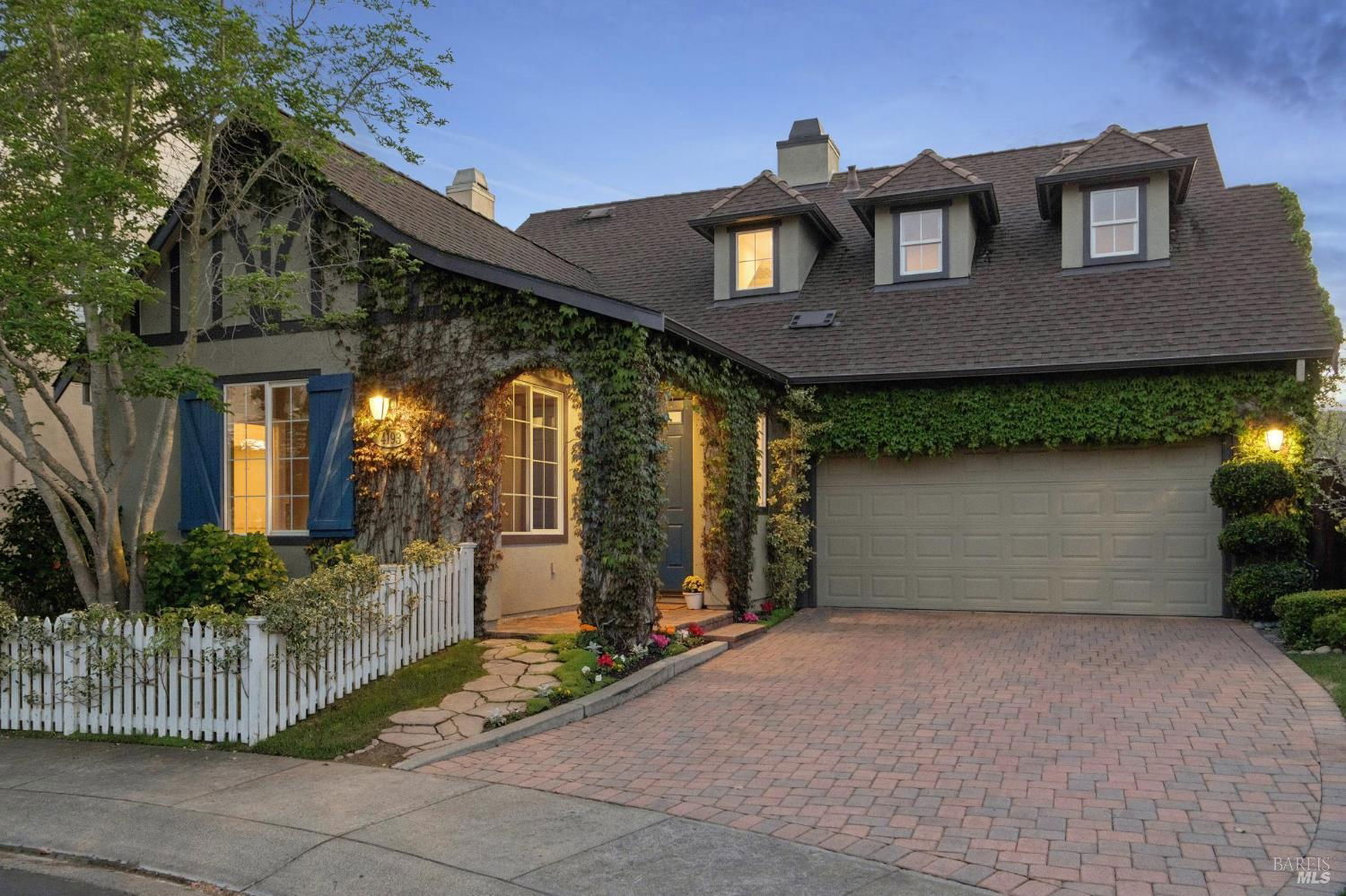 Landian listing agent meeting client in Vallejo