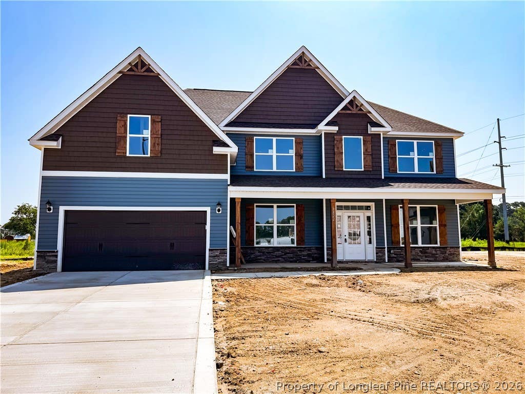 Landian listing agent meeting client in Fayetteville