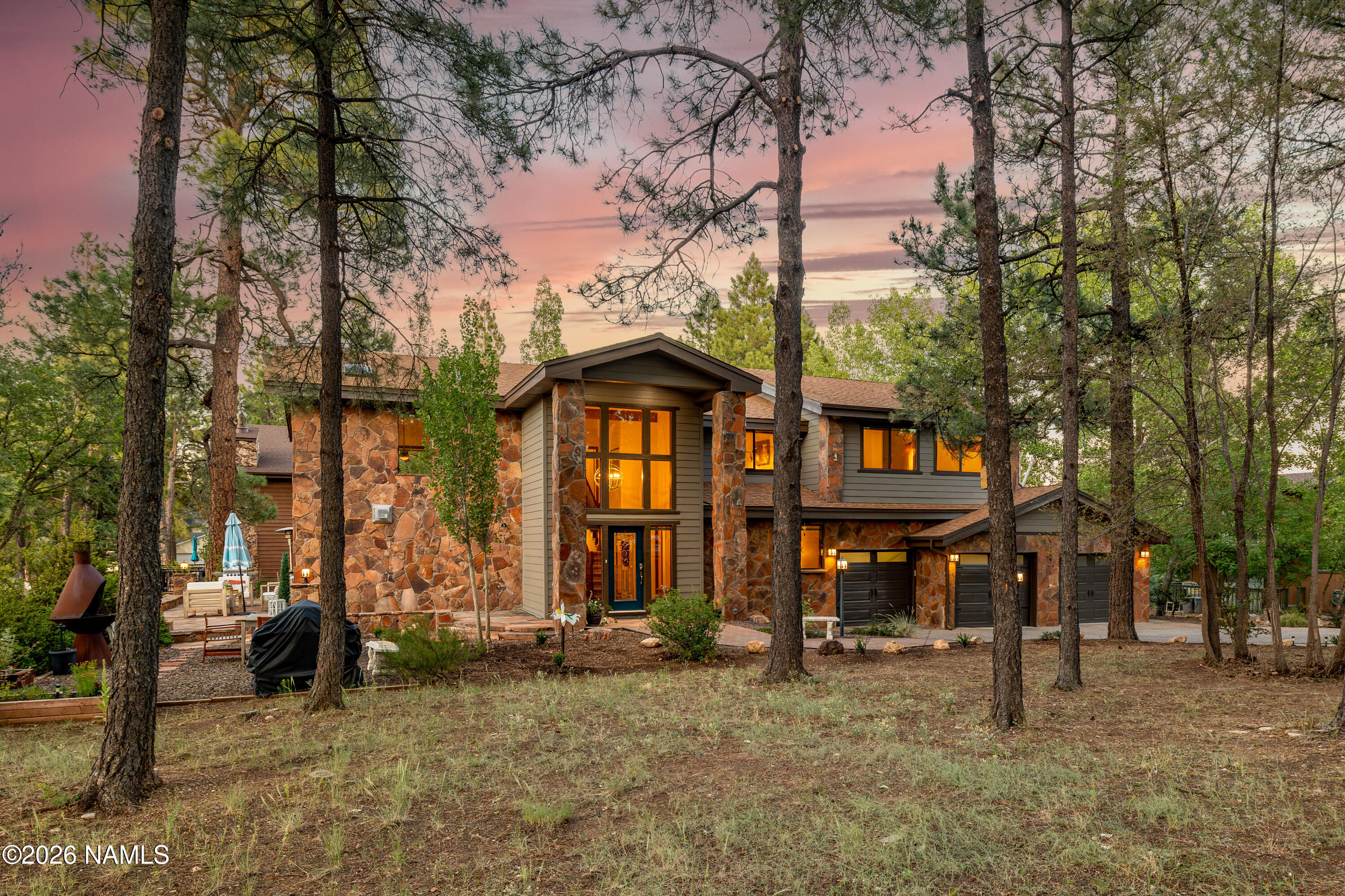Landian listing agent meeting client in Flagstaff