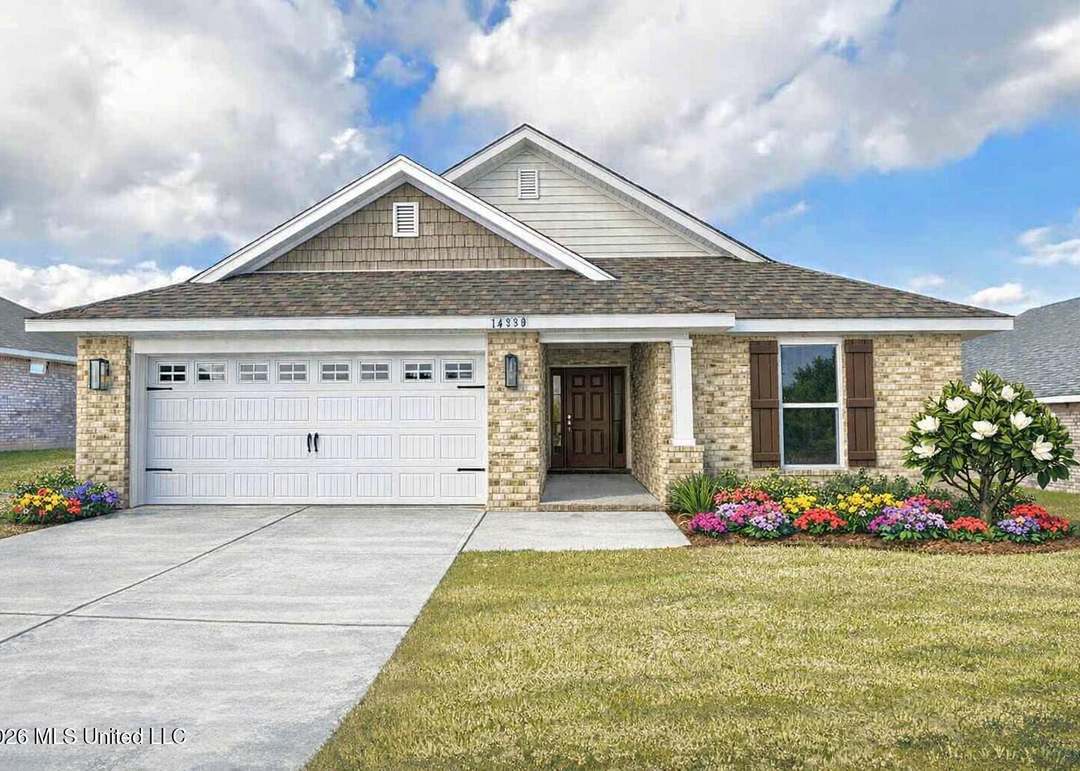 Landian listing agent meeting client in Gulfport